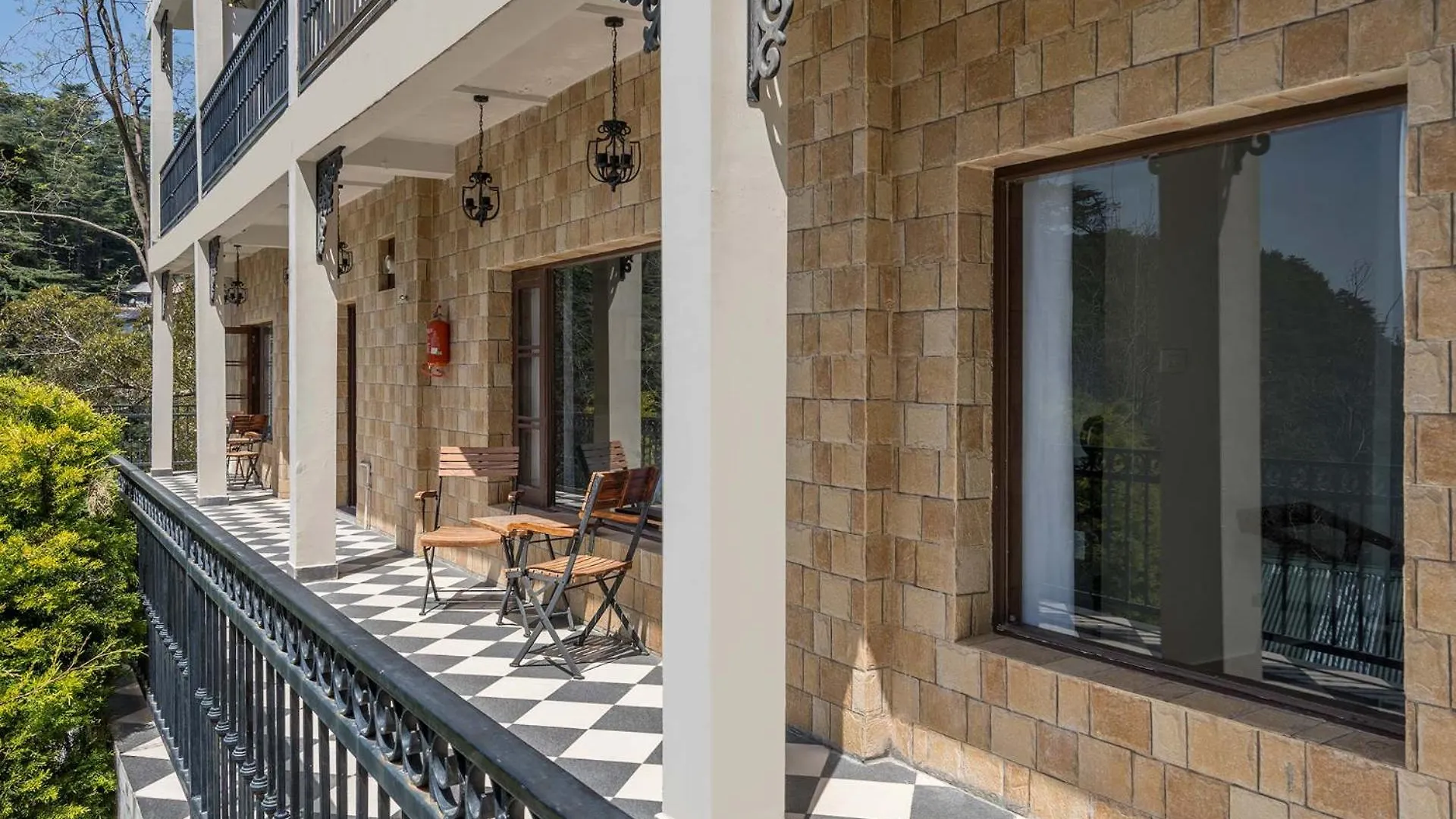 Stayvista At Pine Estate With Outdoor Jacuzzi Shimla