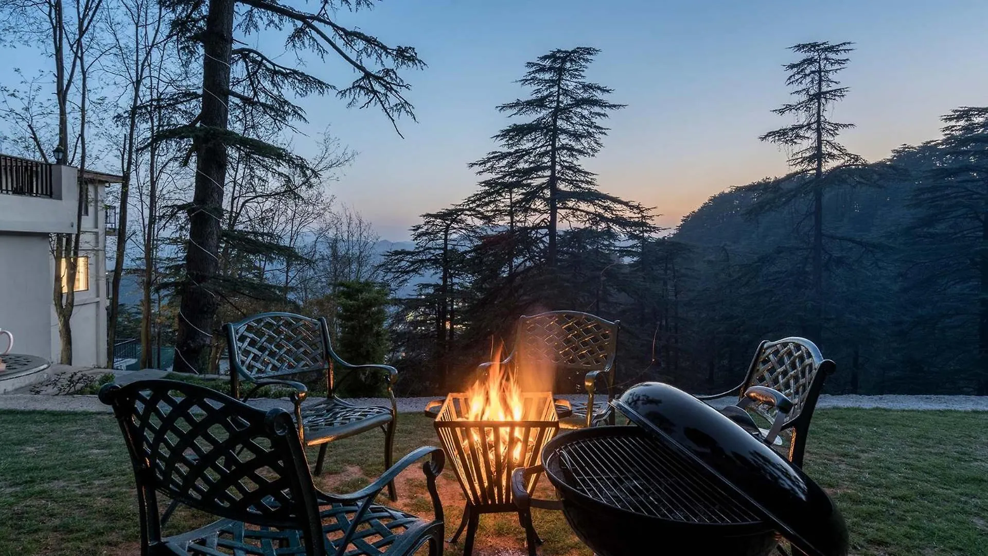 Stayvista At Pine Estate With Outdoor Jacuzzi Shimla 0*,